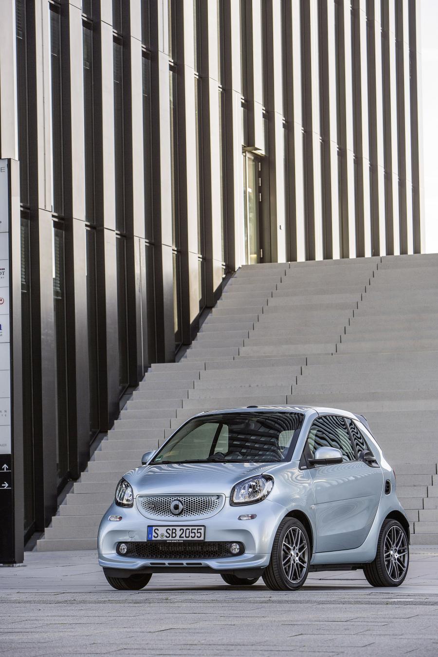  Smart ForTwo Coupe by Brabus 2016 года  (фото 17 из 18)